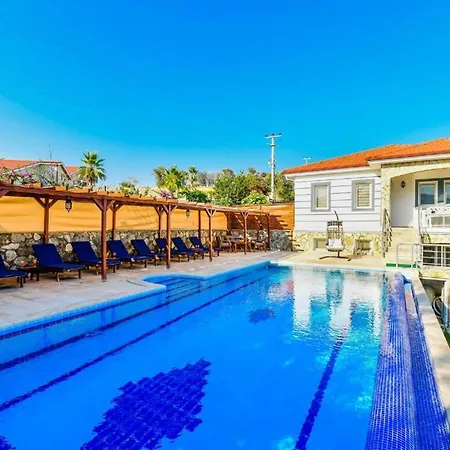 Villa You Will Love This Luxury 4 Bedroom Villa, 1005
