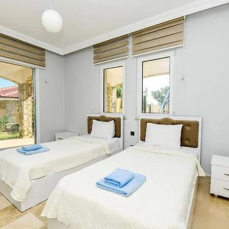 You Will Love This Luxury 4 Bedroom Villa, 1005 Villa